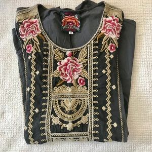 Johnny Was cotton top 😊